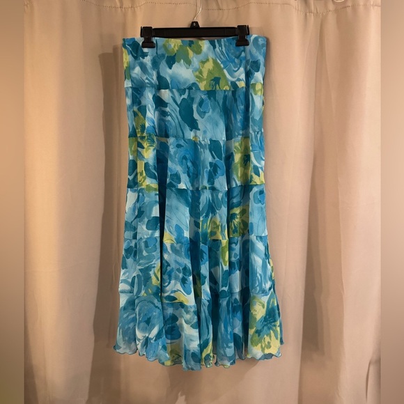 Ruby Rd. Floral Blue and Green Women's Skirt - Picture 1 of 6